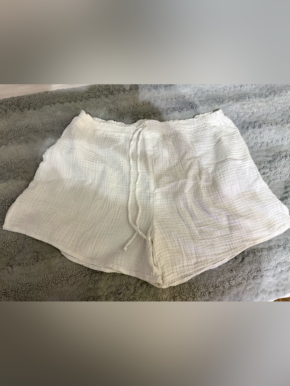 Kona Sol White Gauze Drawstring Athletic Shorts